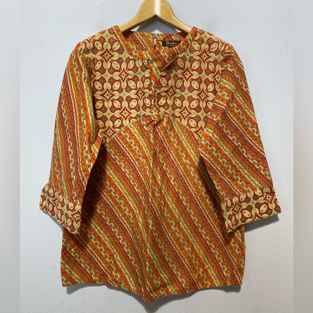 Danar Hadi Women’s Large 3/4 Sleeve  Geometric Print Top